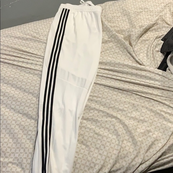 Climate cool Addis’s joggers - Picture 5 of 5